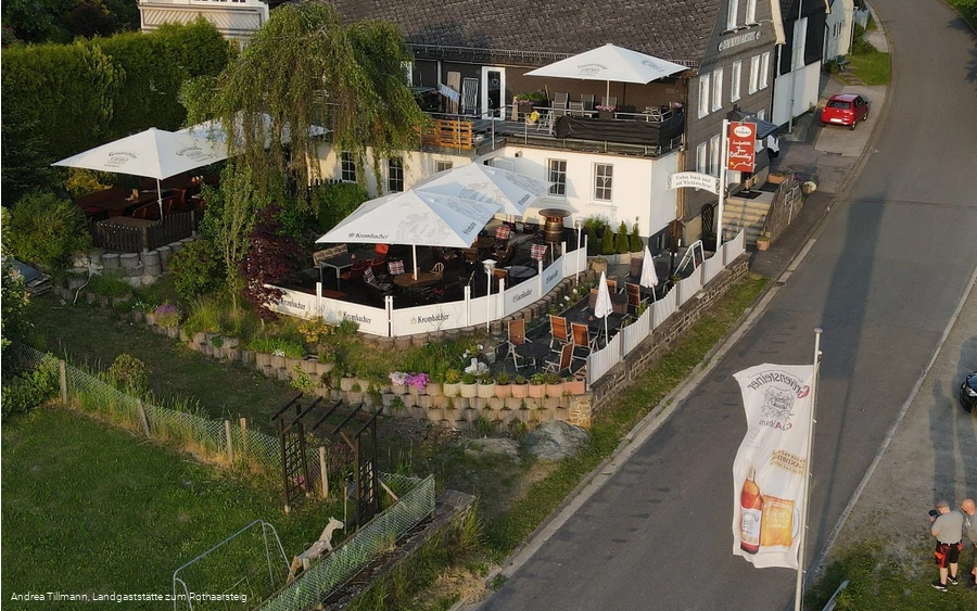 Landgaststätte zum Rothaarsteig Luftbild vom Biergarten