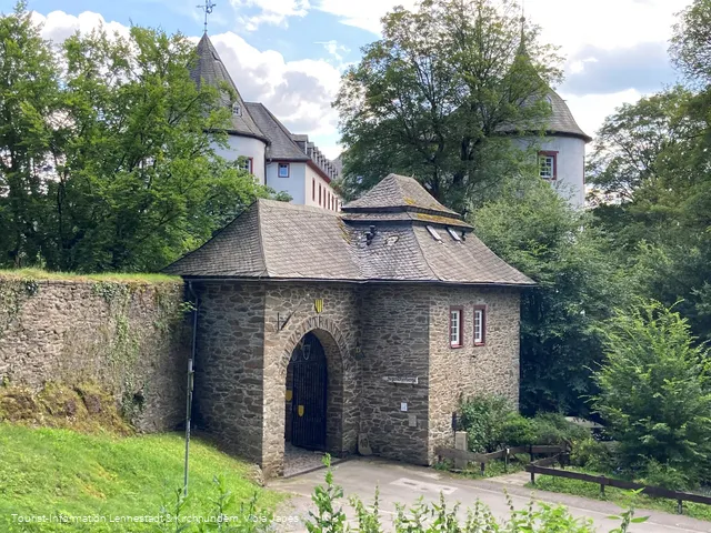 Burg Bilstein außen©Tourist-Information Lennestadt & Kirchhundem, Viola Japes.jpg