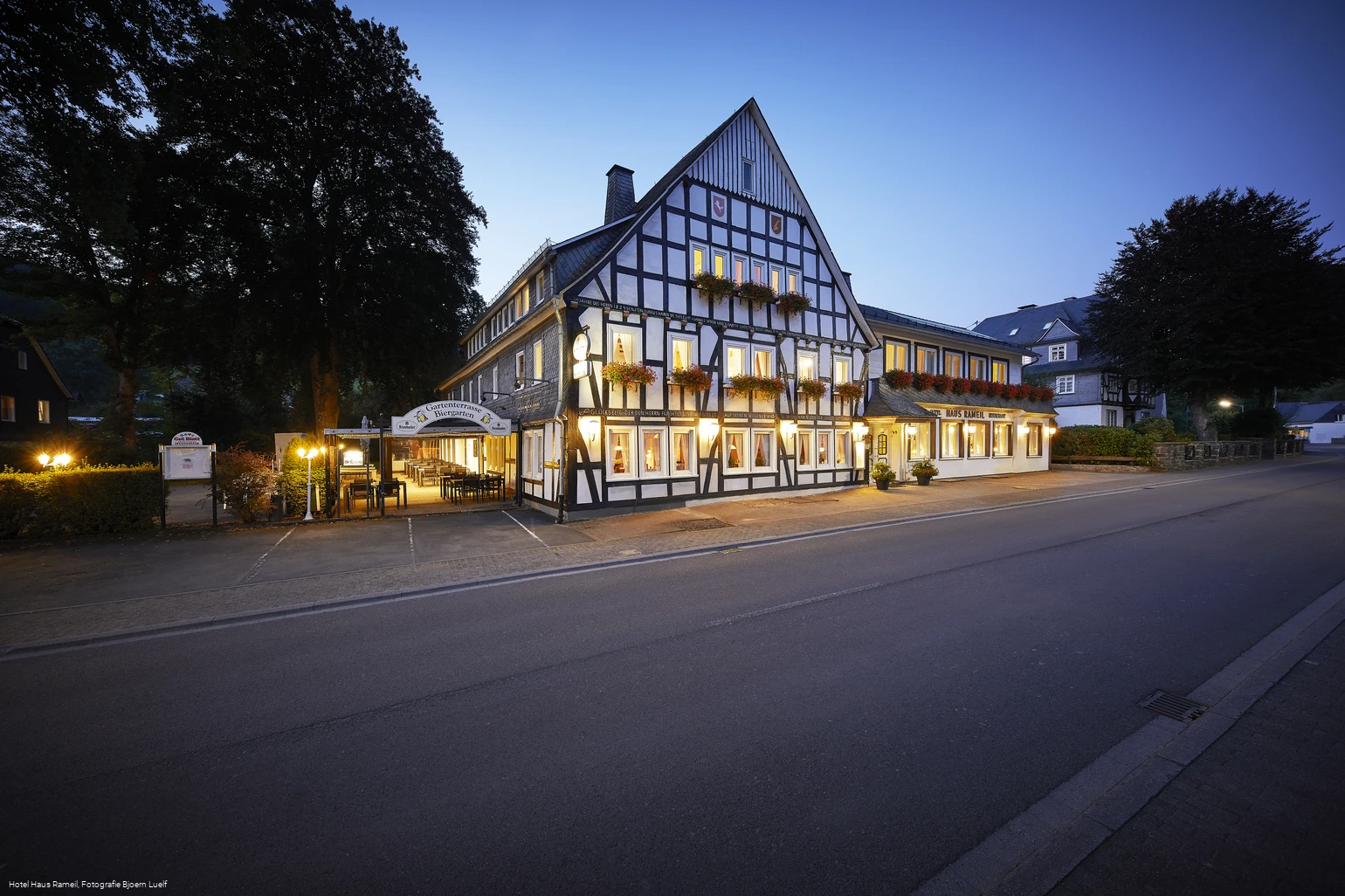 Hotel Haus Rameil am Abend